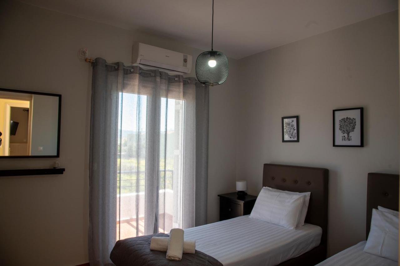 Dimitris Corinthian Villa วราฮาติ ภายนอก รูปภาพ