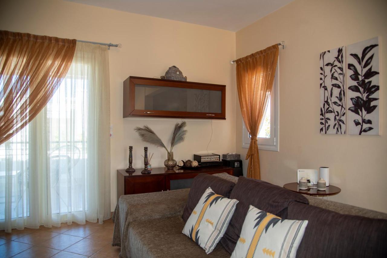 Dimitris Corinthian Villa วราฮาติ ภายนอก รูปภาพ